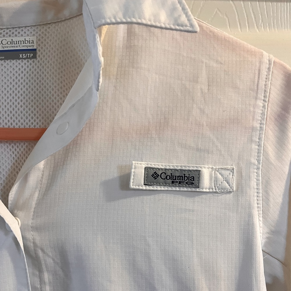 Columbia sun shade shirt